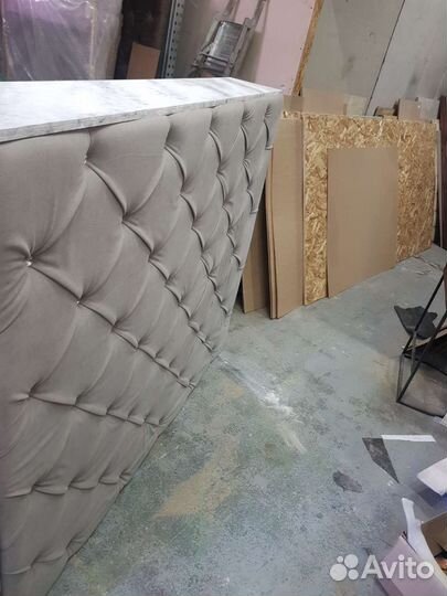 Стойка ресепшн с покраской под мрамор