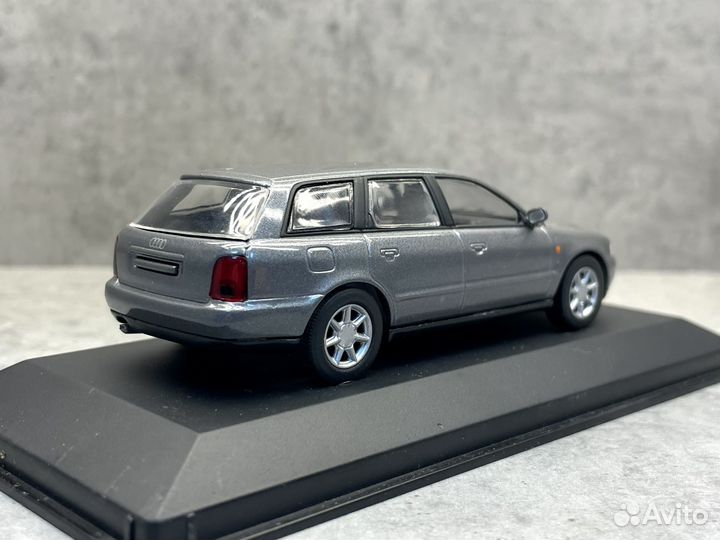 Коллекционная модель Audi A4 B6 Minichamps 1:43