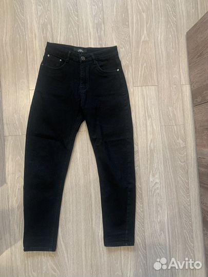 Джинсы черные