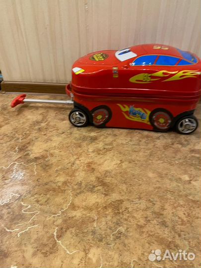 Детский чемодан на колесиках Молния маккуинн