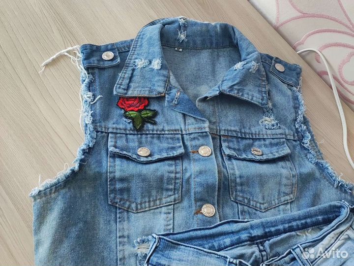 Джинсовая жилетка для девочки