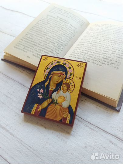 Рукописная икона Богородицы Неувядаемый цвет