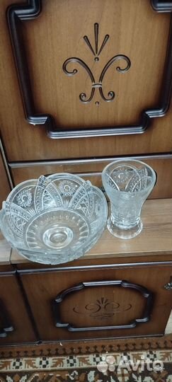 Хрустальная ваза на ножке