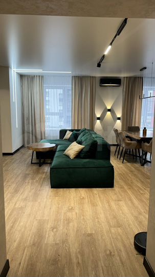 3-к. квартира, 100 м², 8/10 эт.