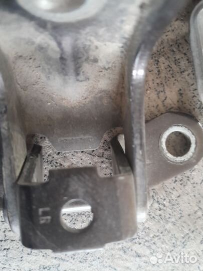 Петли прааой двери solirls