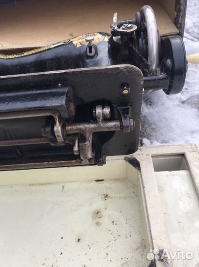 Швейная машина Singer