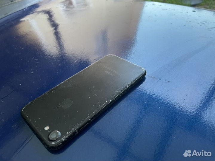Телефон iPhone 7