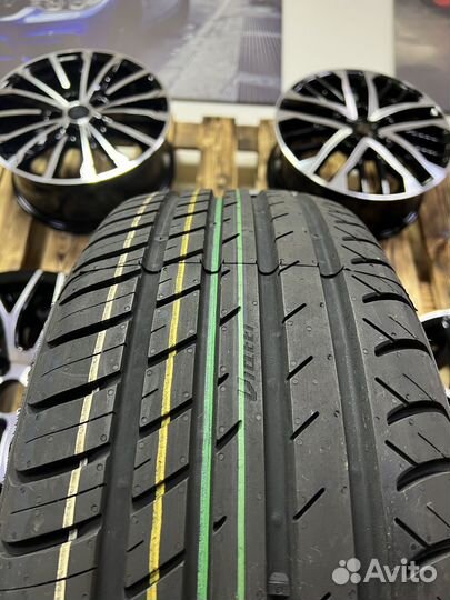 Viatti Strada Asimmetrico V-130 215/50 R17 91V