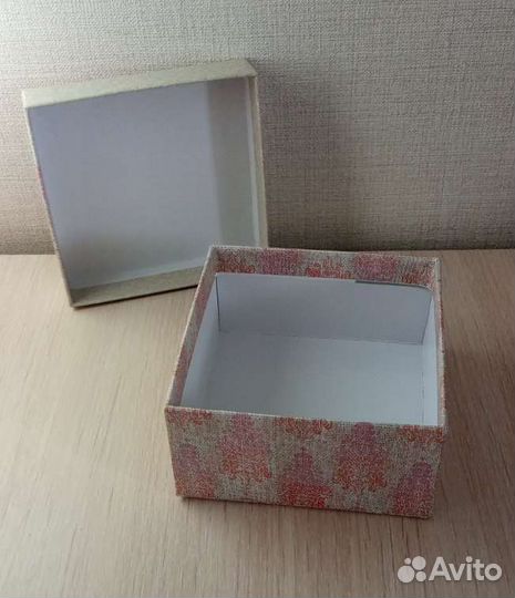 Подарочная коробка 