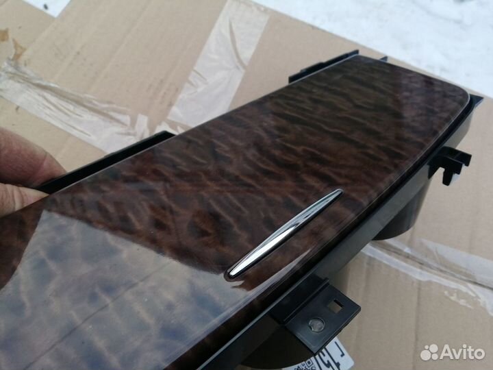 Подстаканник передний Nissan Patrol Y62