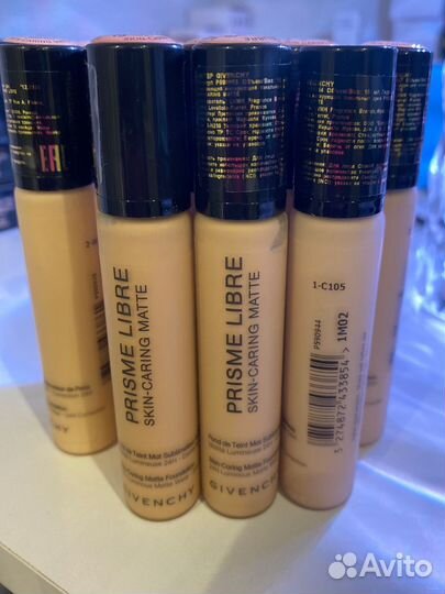 Матирующий корманный тональный крем Givenchy