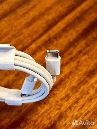 Зарядный кабель Apple Type-C - Lightning новый