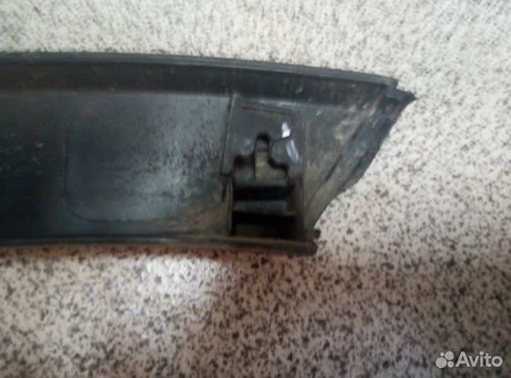 Накладка переднего левого крыла Kia Sorento XM