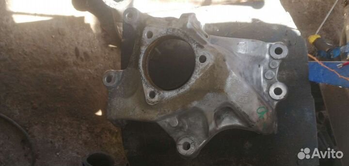 Кулак задний insignia