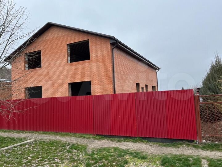 Дом 248,2 м² на участке 14 сот.