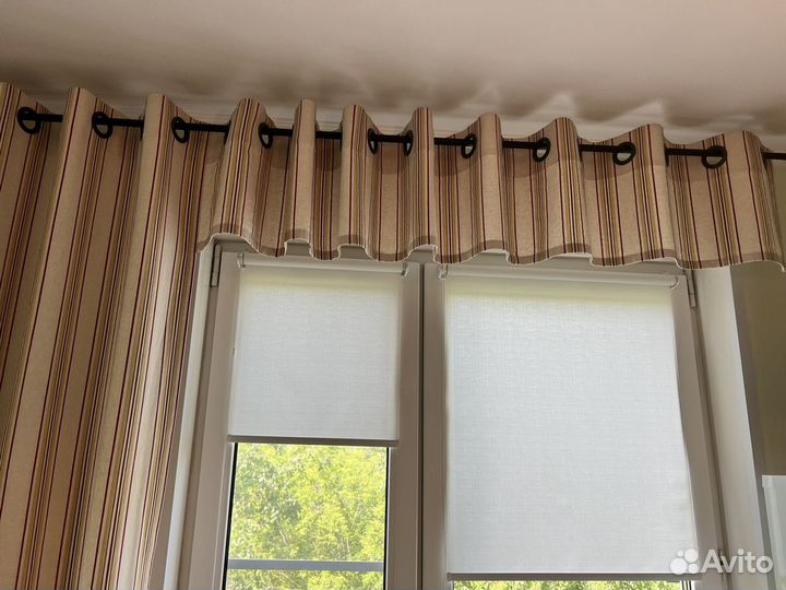 Штора с люверсами для маленькой кухни