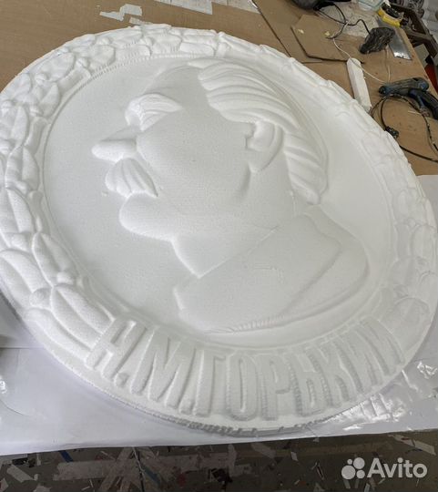 Барельефы настенные, фасадные фрески