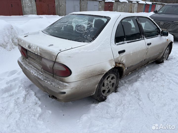 Nissan Almera 1.4 МТ, 1999, битый, 280 000 км