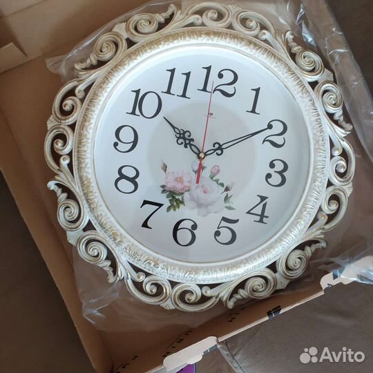 Часы настенные новые
