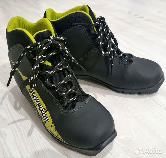 Лыжные ботинки