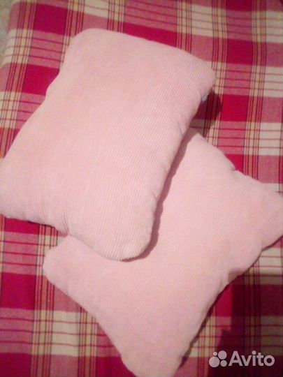 Подушечки для дивана или кровати