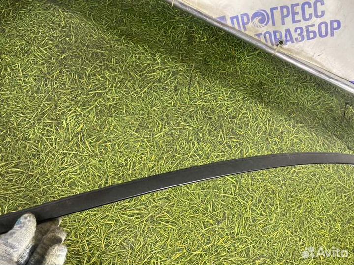 Молдинг кузова правый Mitsubishi Lancer 9 седан