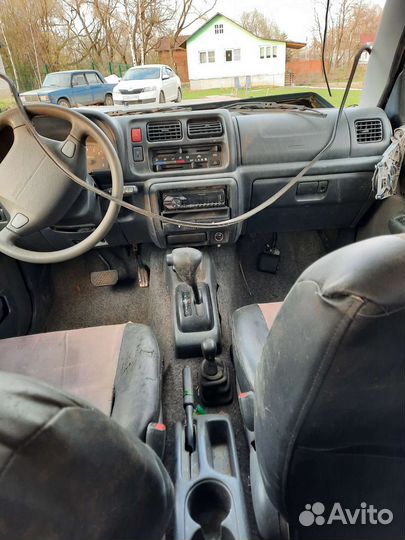 Запчасти салона suzuki Jimny