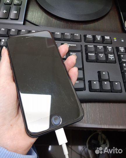 iPhone SE, 128 ГБ