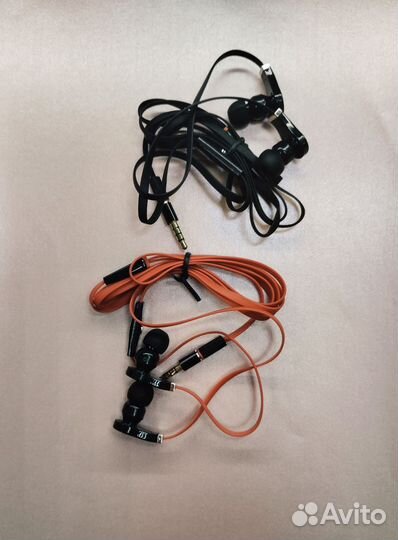 Проводные наушники