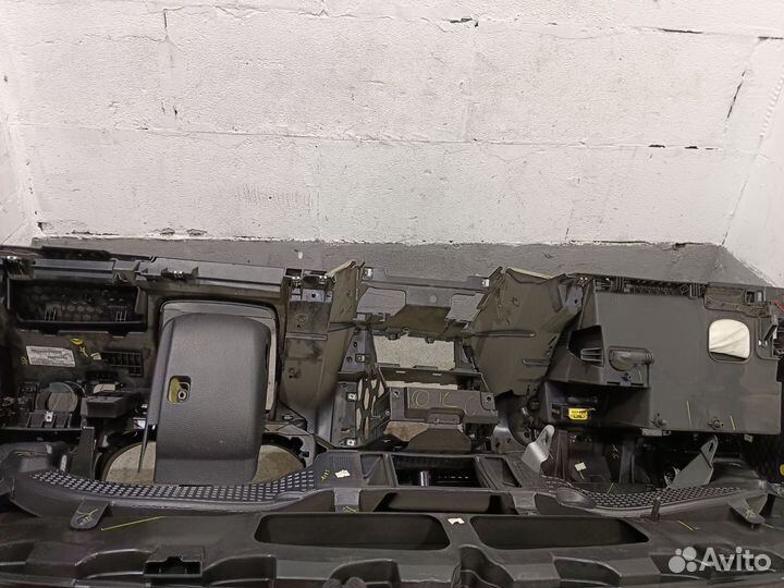 Торпеда в сборе Volkswagen Jetta 6 + декор