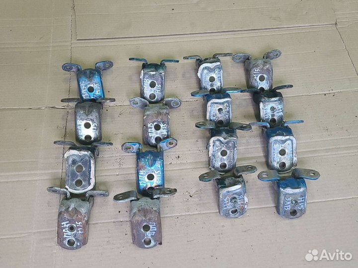 Петли двери Nissan Almera N15 1995-2002