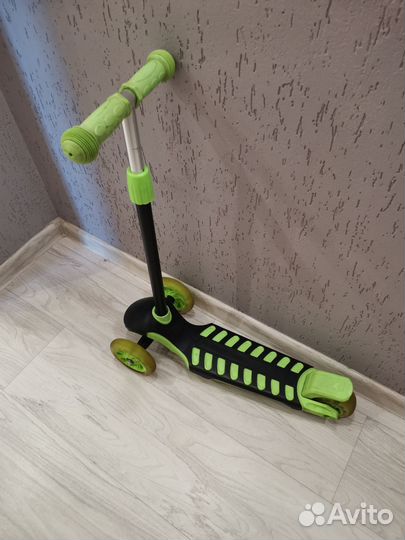 Самокат детский трехколесный