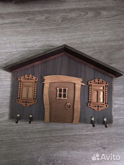 Ключница настенная из дерева