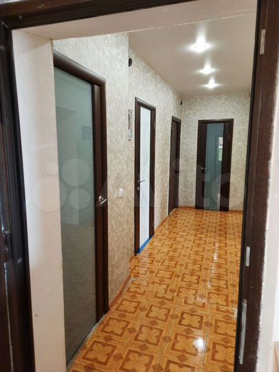 3-к. квартира, 70 м², 1/2 эт.
