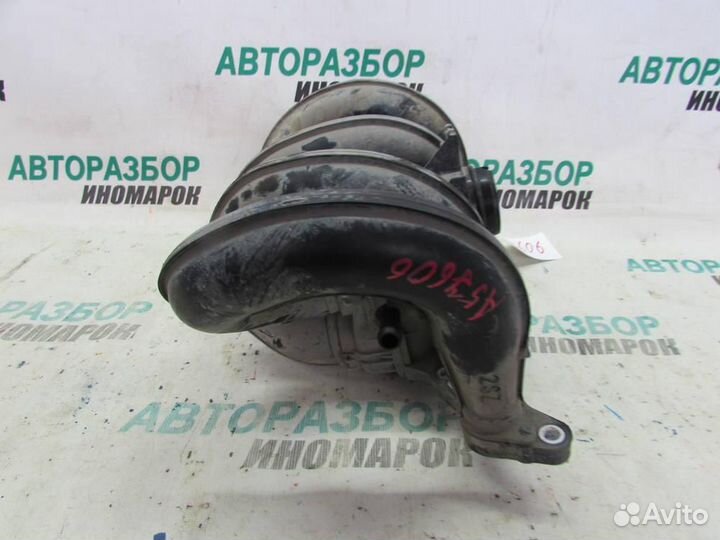 Коллектор впускной для Toyota Yaris 2 2005-2011г