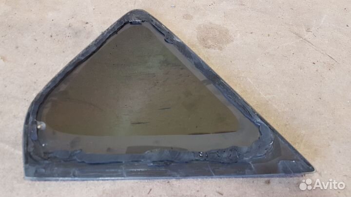 Форточка заднего крыла mazda 3 bk хэтчбек