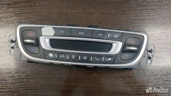 Блок управления климатом Renault Fluence
