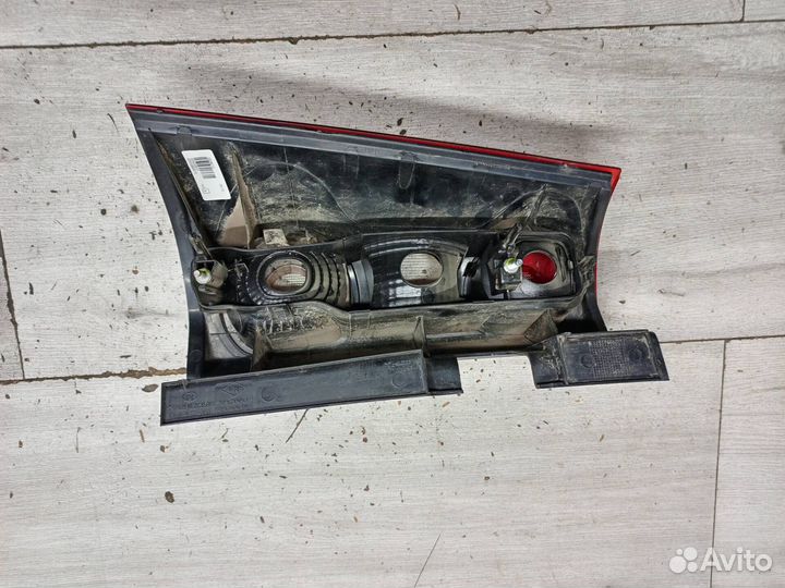 Фонарь задний правый LADA Largus дефект