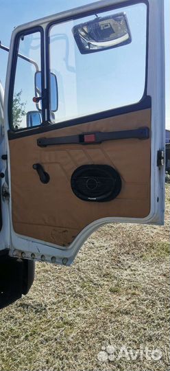 Mercedes-Benz 814, 1990