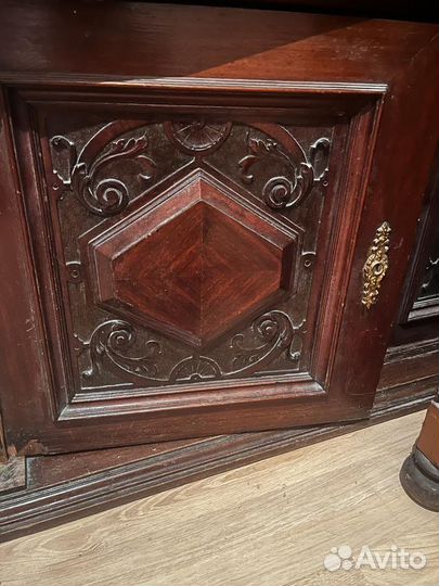 Старинный буфет