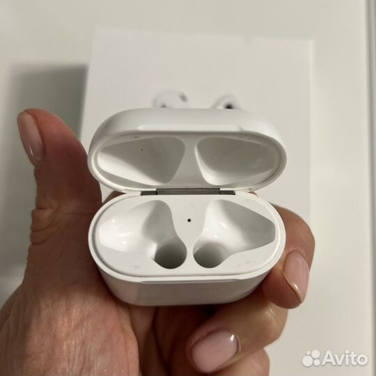 Apple AirPods 2