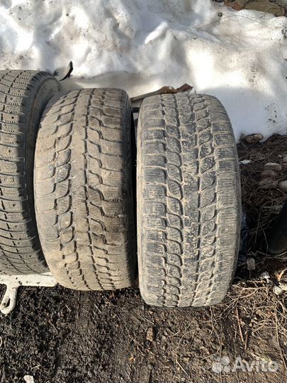 Bridgestone Blizzak LM-25 225/45 R17