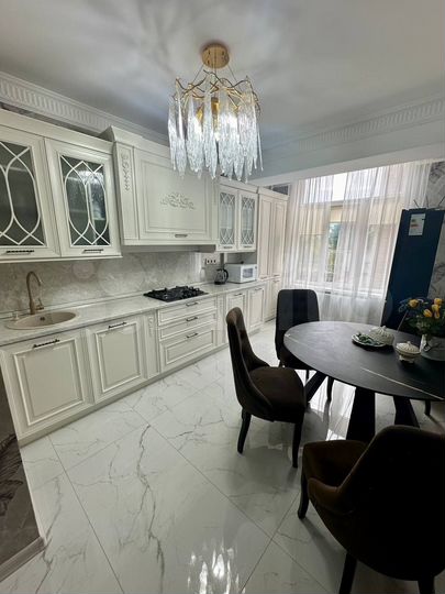 2-к. квартира, 70 м², 1/9 эт.