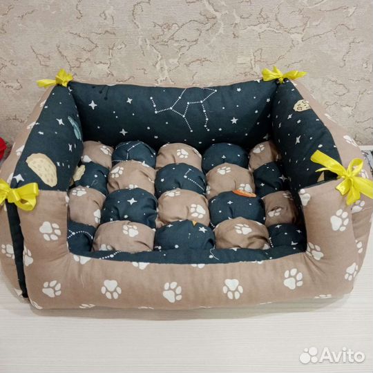 Лежанка для мелких собак и кошек