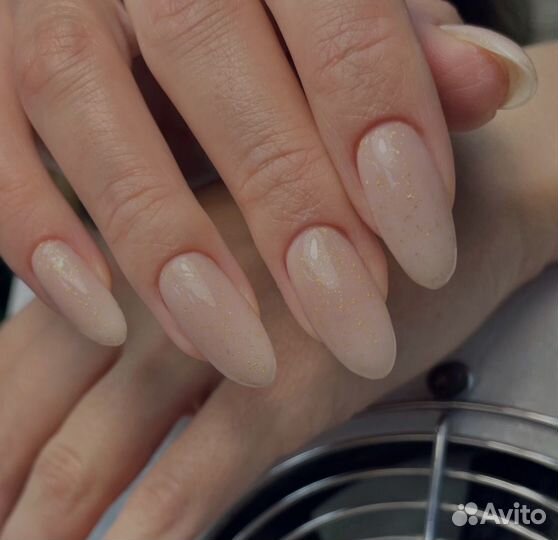 Модель на маникюр