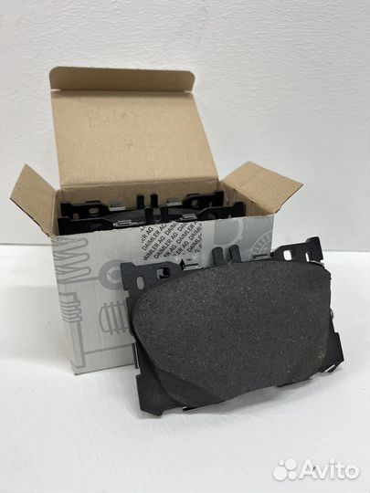 Комплект тормозных колодок перед Mercedes A0004204