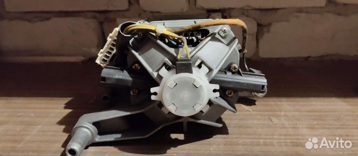 Двигатель от стиральной машины