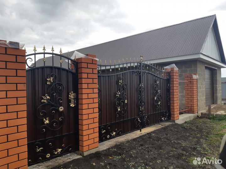 Ворота кованые распашные с калиткой