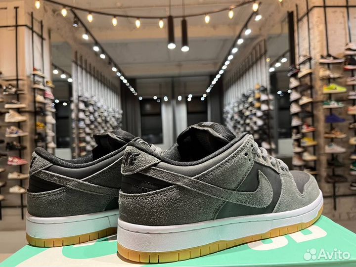 Кроссовки Nike Dunk SB Low TRD 