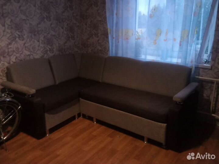 Продам угловой диван бу